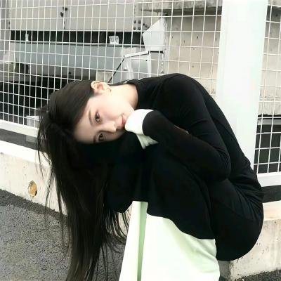 顶流男星素颜现身菜市场，深夜内幕曝光，公司火速否认